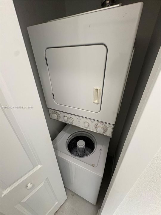 For Rent: $1,650 (1 beds, 1 baths, 2088 Square Feet)