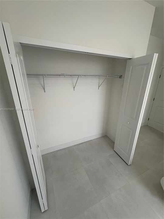 For Rent: $1,650 (1 beds, 1 baths, 2088 Square Feet)