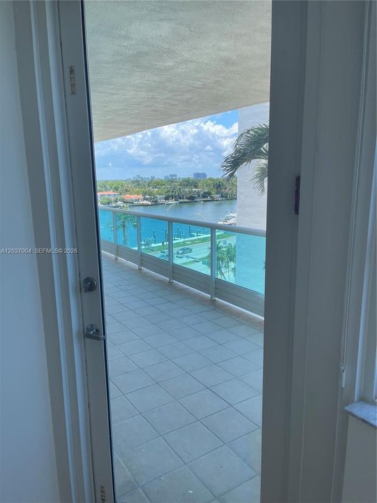 For Rent: $10,200 (3 beds, 2 baths, 1860 Square Feet)