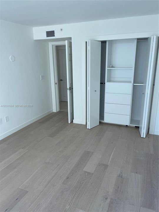 For Rent: $10,200 (3 beds, 2 baths, 1860 Square Feet)