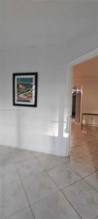 For Sale: $295,000 (1 beds, 1 baths, 580 Square Feet)