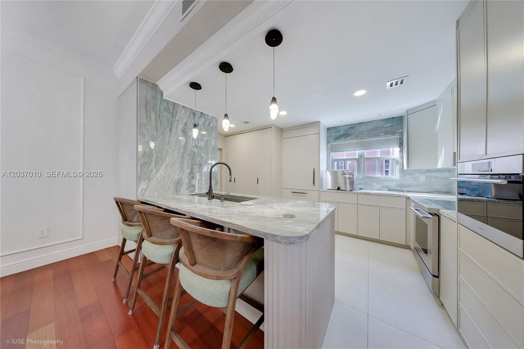 For Sale: $1,950,000 (3 beds, 3 baths, 2343 Square Feet)