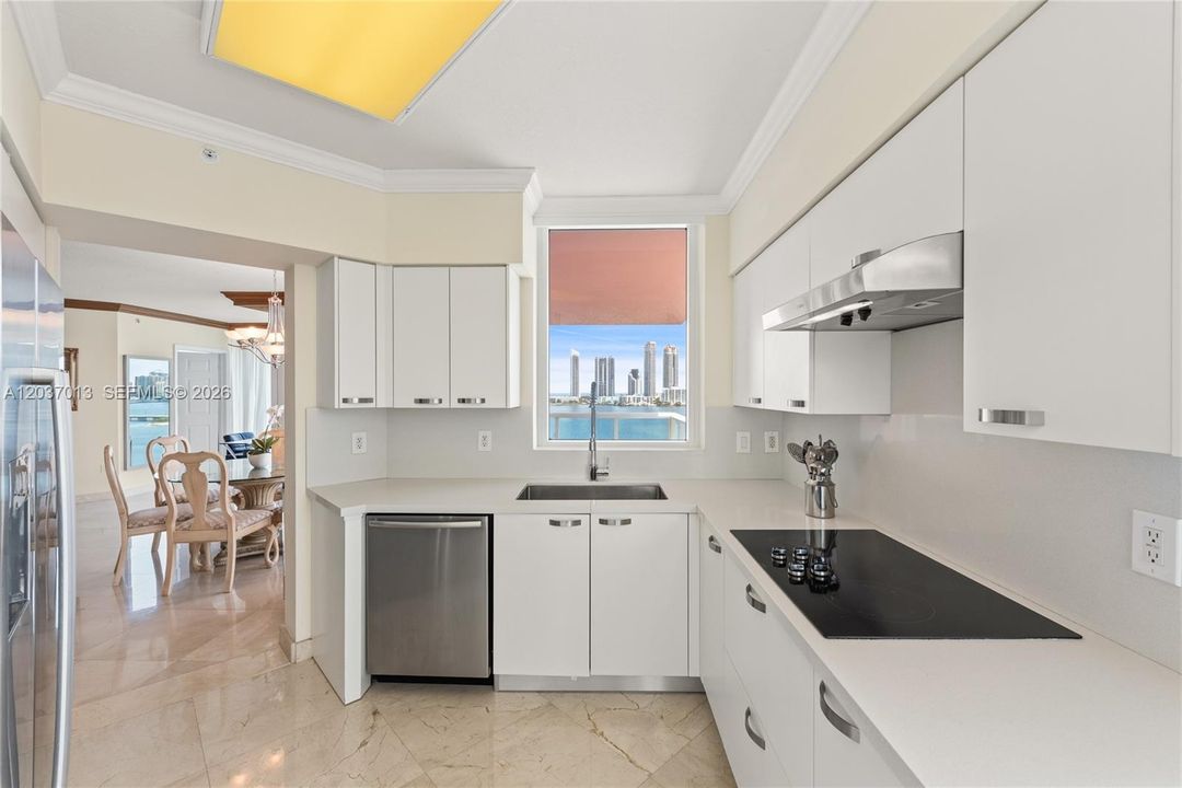 В аренду: $9,500 (3 спален, 3 ванн, 2130 Квадратных фут)