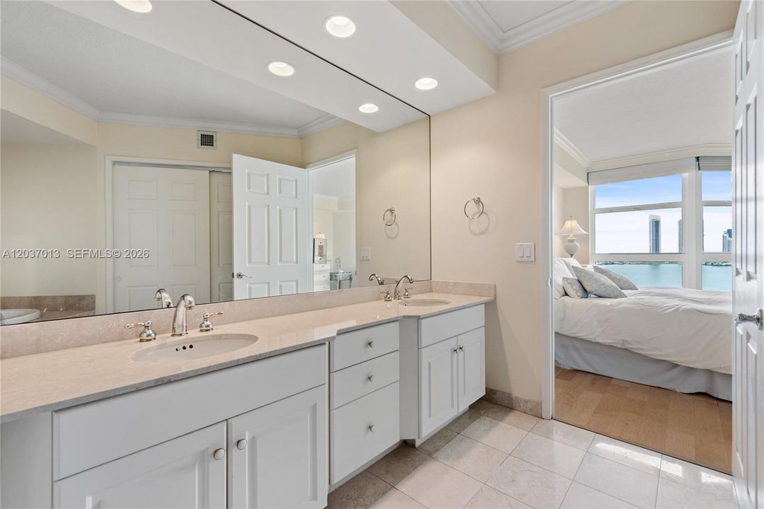 В аренду: $9,500 (3 спален, 3 ванн, 2130 Квадратных фут)