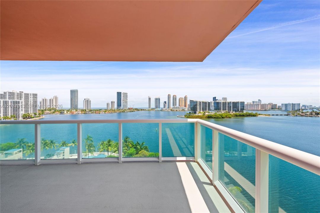 В аренду: $9,500 (3 спален, 3 ванн, 2130 Квадратных фут)