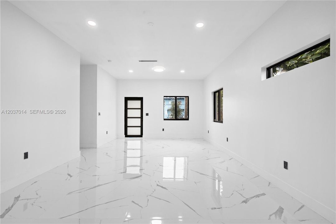 Living/Dining area