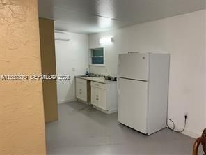 For Rent: $2,000 (2 beds, 1 baths, 1365 Square Feet)