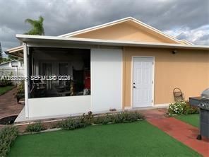 For Rent: $2,000 (2 beds, 1 baths, 1365 Square Feet)