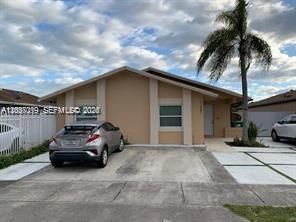 For Rent: $2,000 (2 beds, 1 baths, 1365 Square Feet)