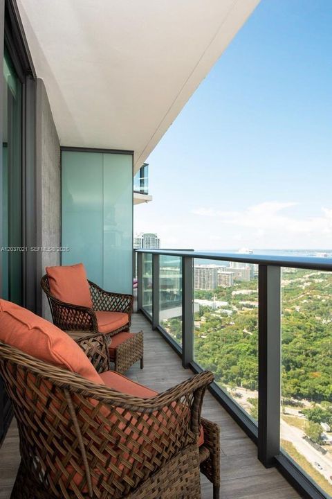 For Sale: $544,900 (1 beds, 1 baths, 649 Square Feet)