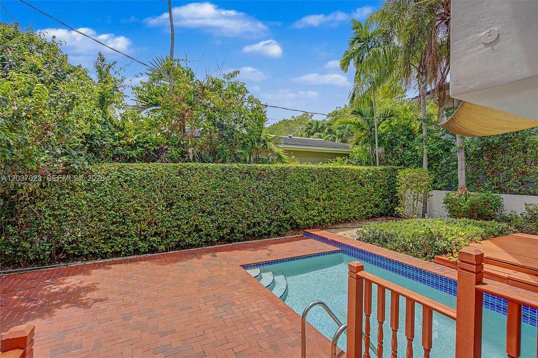 For Sale: $2,250,000 (4 beds, 3 baths, 2800 Square Feet)