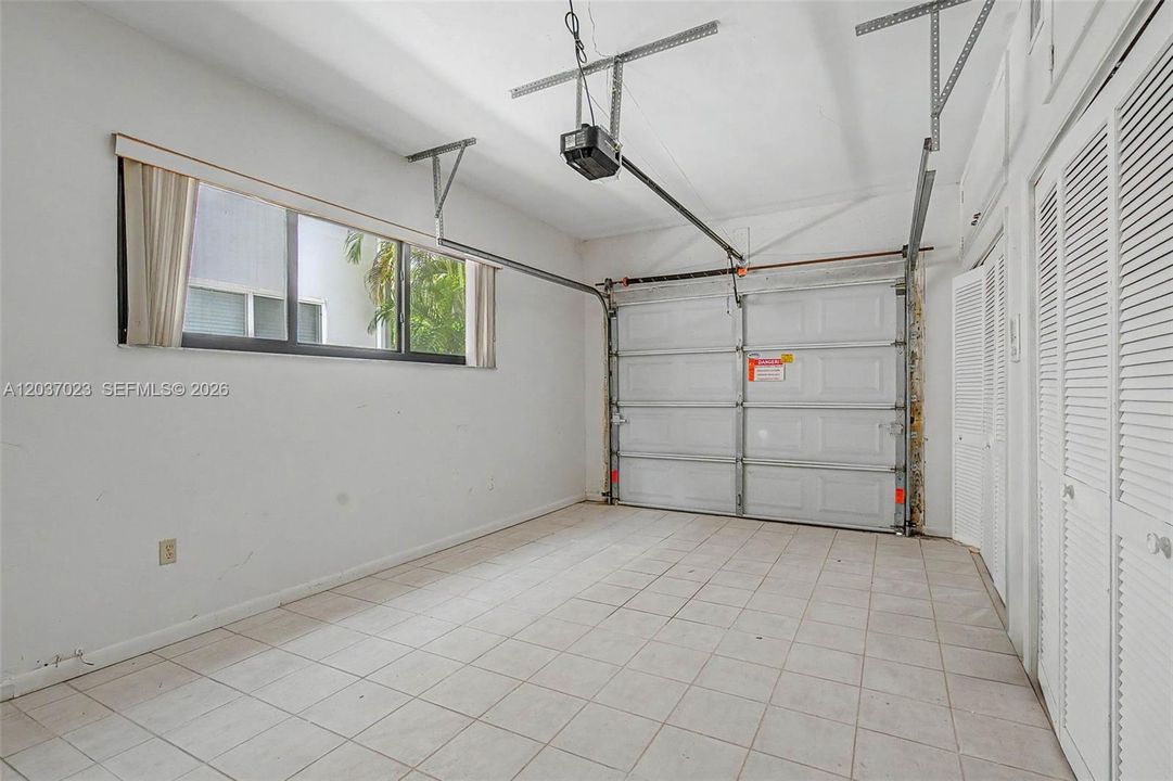 For Sale: $2,250,000 (4 beds, 3 baths, 2800 Square Feet)