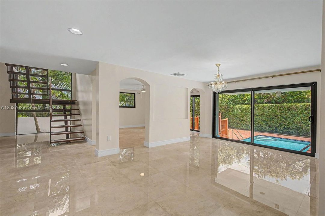For Sale: $2,250,000 (4 beds, 3 baths, 2800 Square Feet)