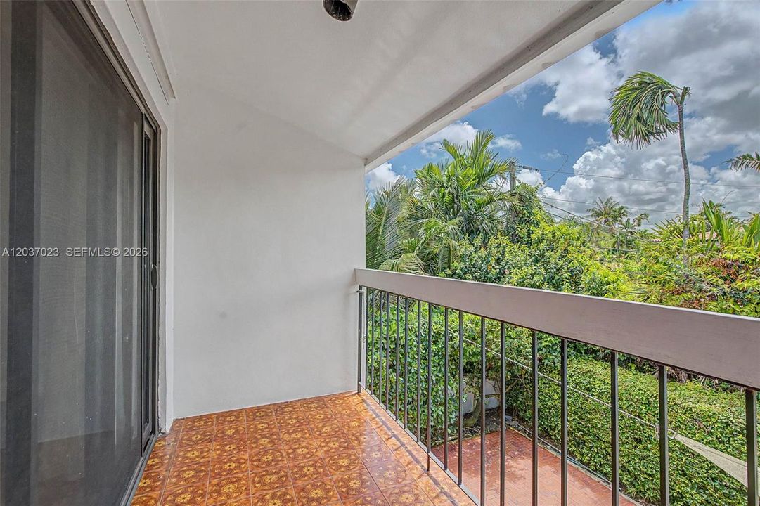 For Sale: $2,250,000 (4 beds, 3 baths, 2800 Square Feet)