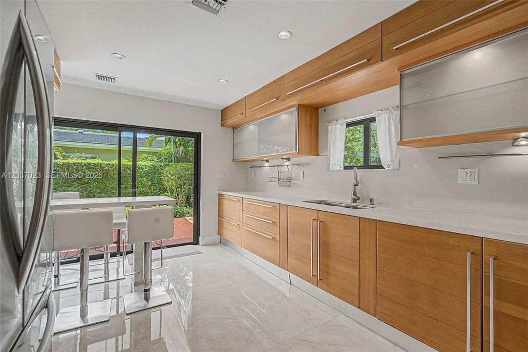 For Sale: $2,250,000 (4 beds, 3 baths, 2800 Square Feet)