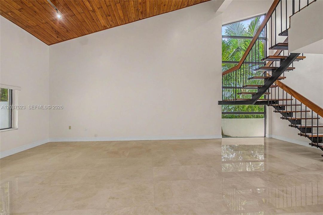For Sale: $2,250,000 (4 beds, 3 baths, 2800 Square Feet)