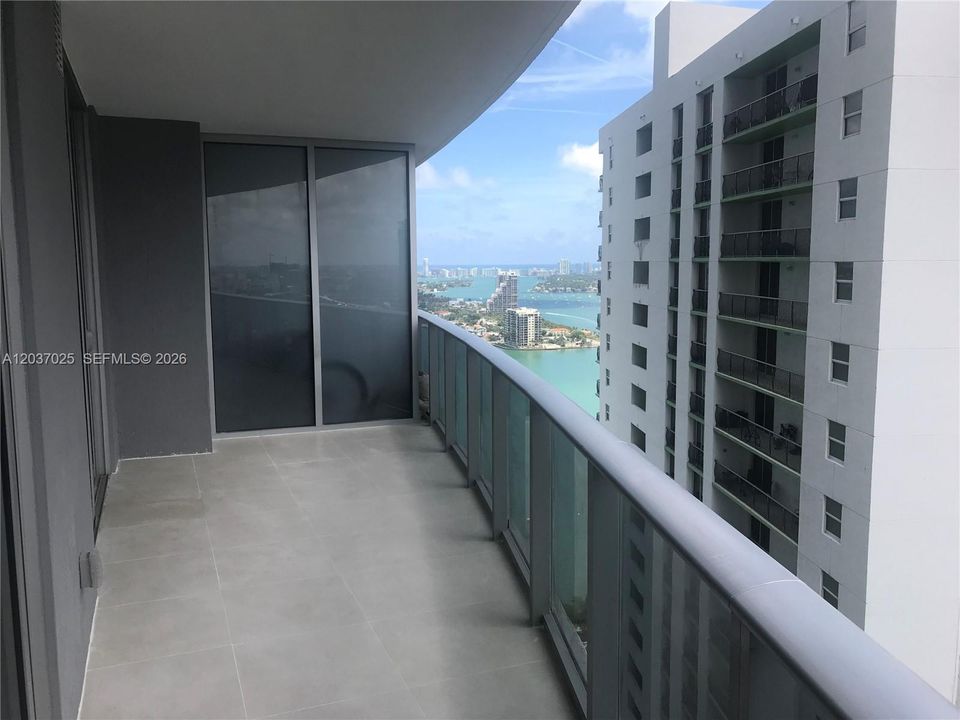 For Rent: $3,550 (1 beds, 1 baths, 766 Square Feet)