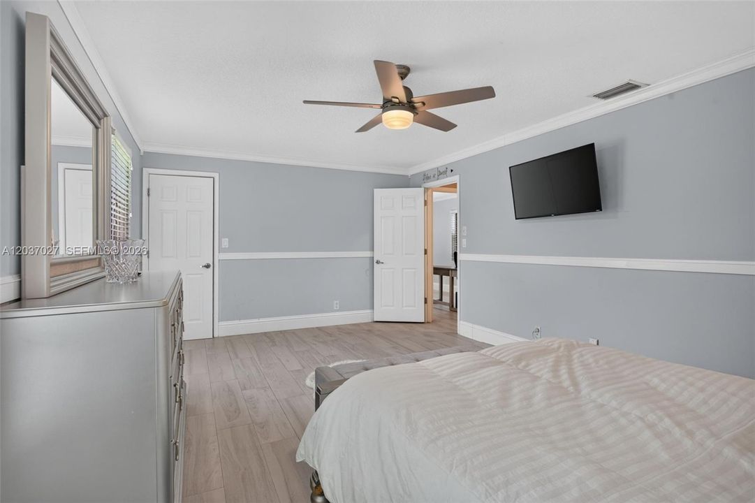 Active With Contract: $999,900 (4 beds, 3 baths, 2664 Square Feet)