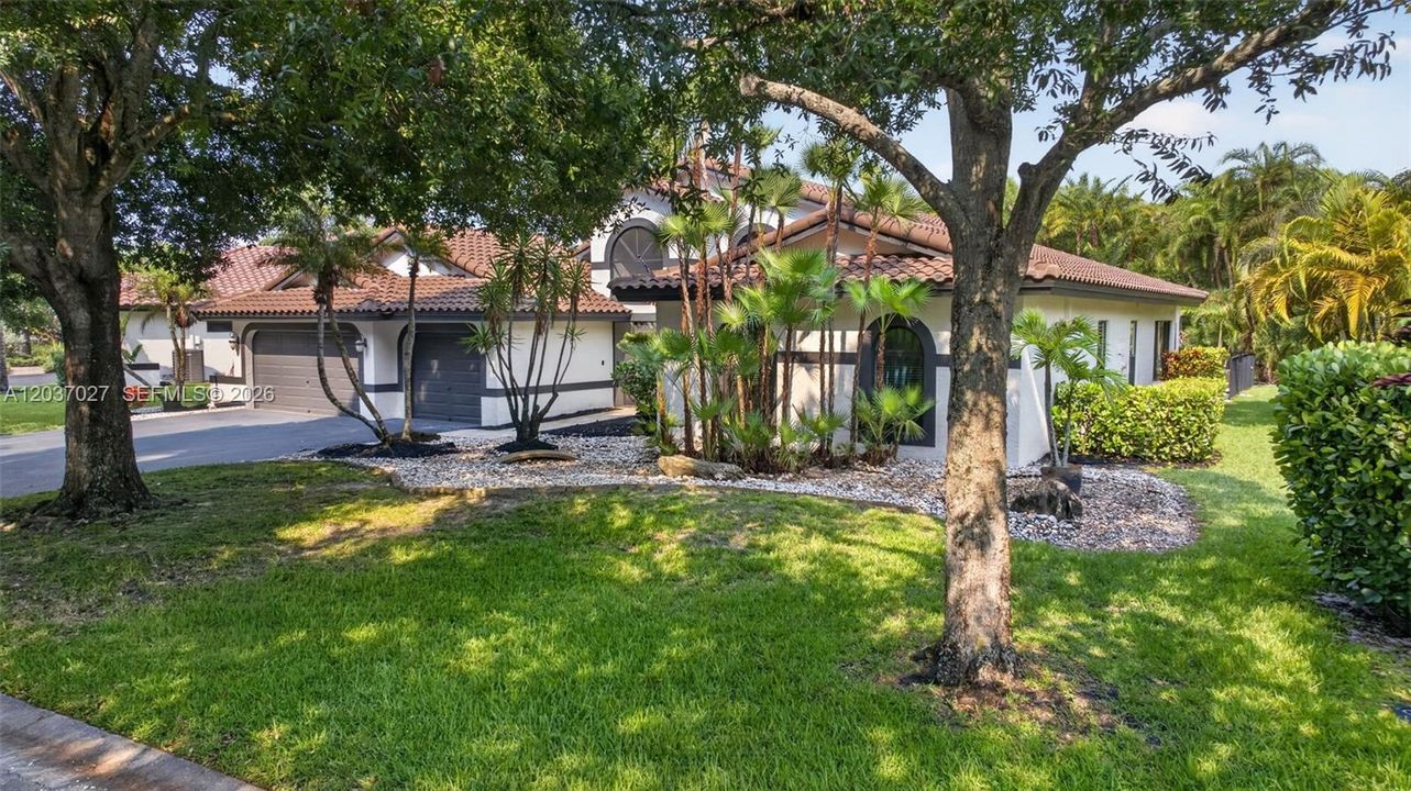 Active With Contract: $999,900 (4 beds, 3 baths, 2664 Square Feet)