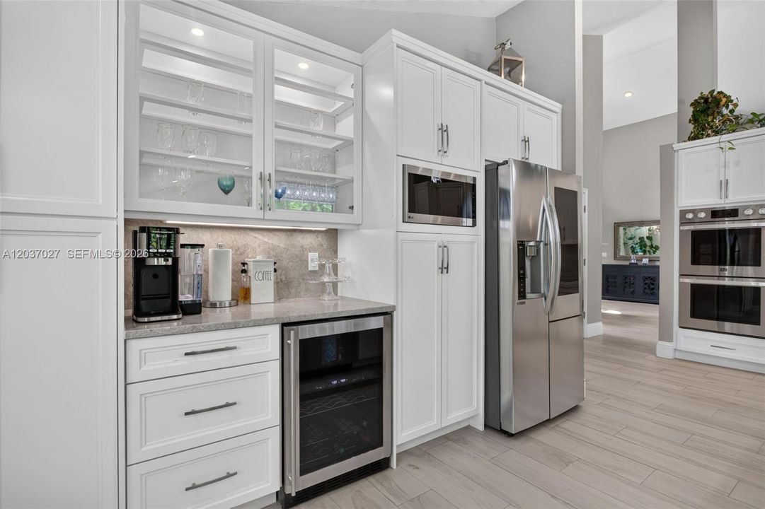 Active With Contract: $999,900 (4 beds, 3 baths, 2664 Square Feet)