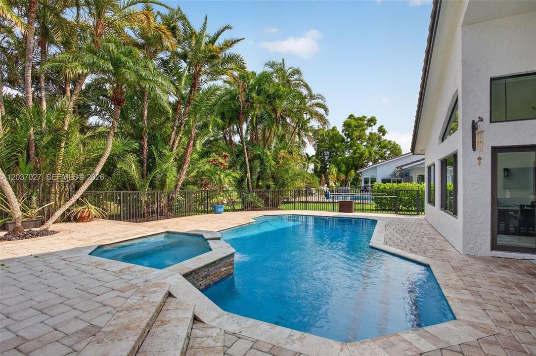 Active With Contract: $999,900 (4 beds, 3 baths, 2664 Square Feet)