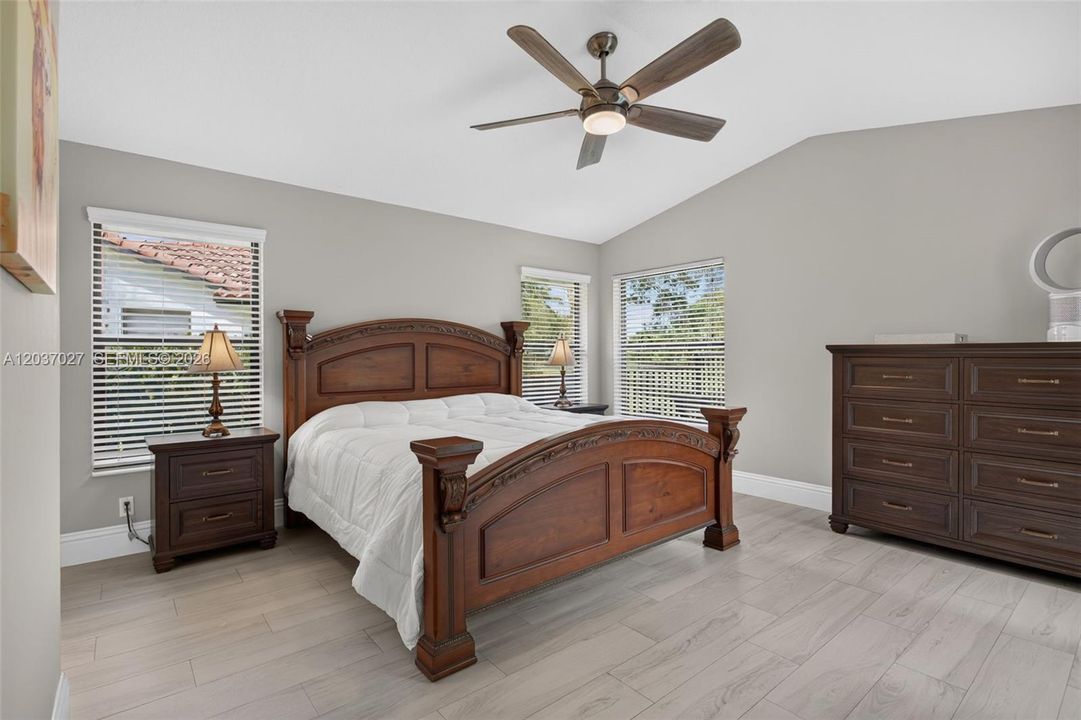 Active With Contract: $999,900 (4 beds, 3 baths, 2664 Square Feet)
