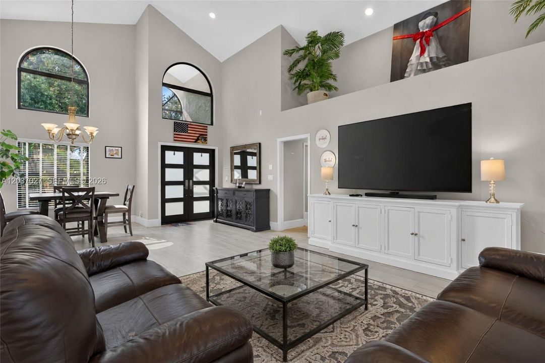 Active With Contract: $999,900 (4 beds, 3 baths, 2664 Square Feet)