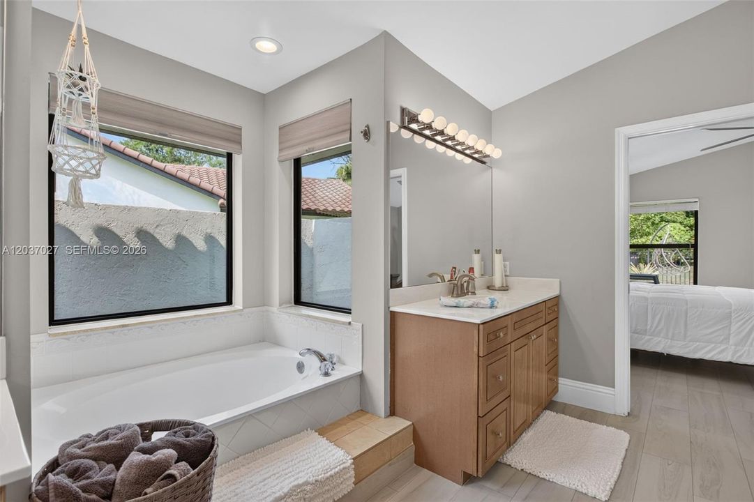 Active With Contract: $999,900 (4 beds, 3 baths, 2664 Square Feet)