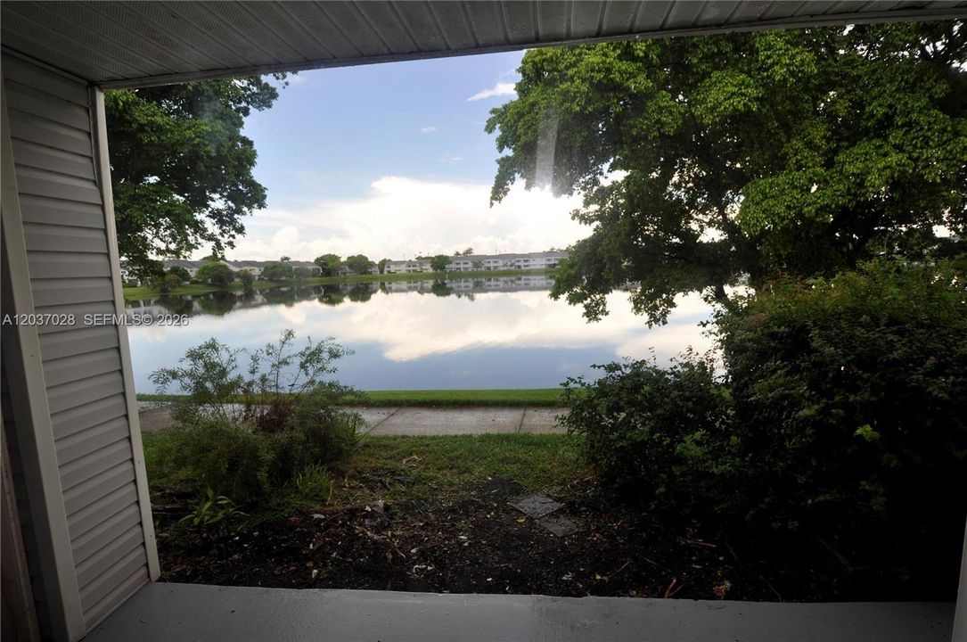 For Sale: $175,000 (1 beds, 1 baths, 802 Square Feet)