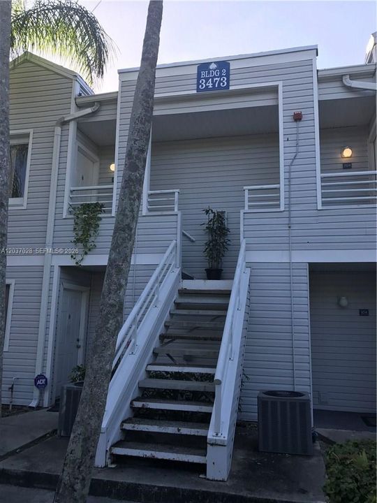 For Sale: $175,000 (1 beds, 1 baths, 802 Square Feet)