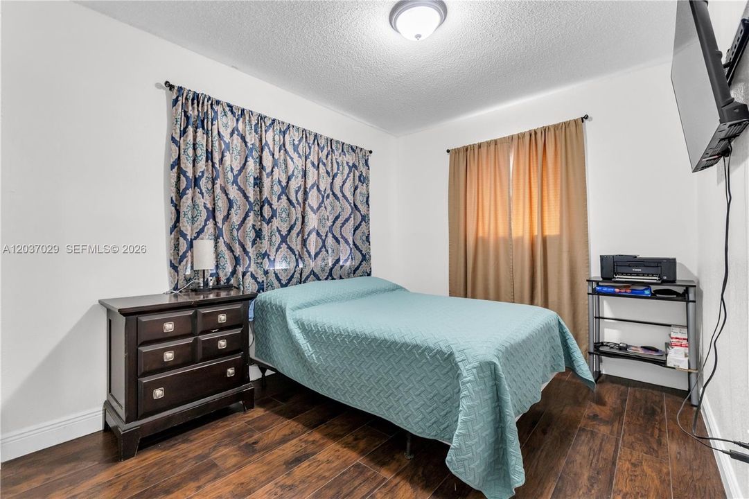 For Sale: $499,900 (3 beds, 2 baths, 1191 Square Feet)