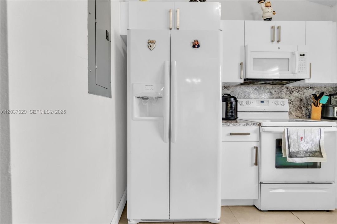 For Sale: $499,900 (3 beds, 2 baths, 1191 Square Feet)