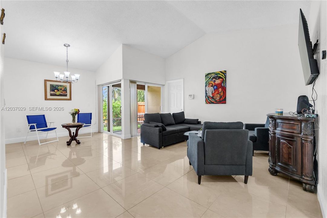 For Sale: $499,900 (3 beds, 2 baths, 1191 Square Feet)