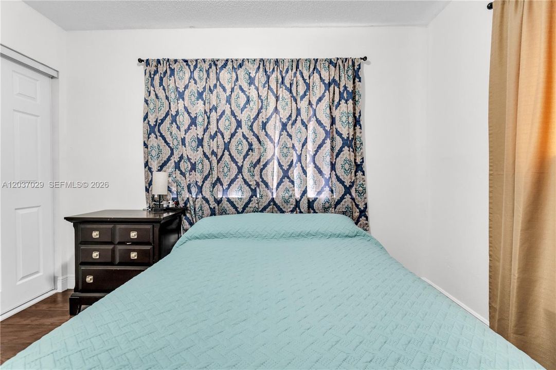 For Sale: $499,900 (3 beds, 2 baths, 1191 Square Feet)