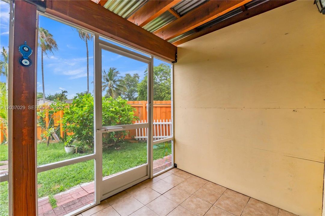 For Sale: $499,900 (3 beds, 2 baths, 1191 Square Feet)