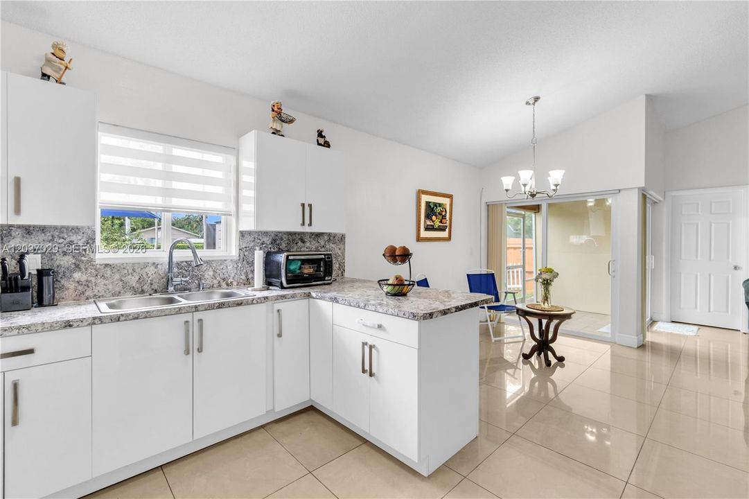 For Sale: $499,900 (3 beds, 2 baths, 1191 Square Feet)
