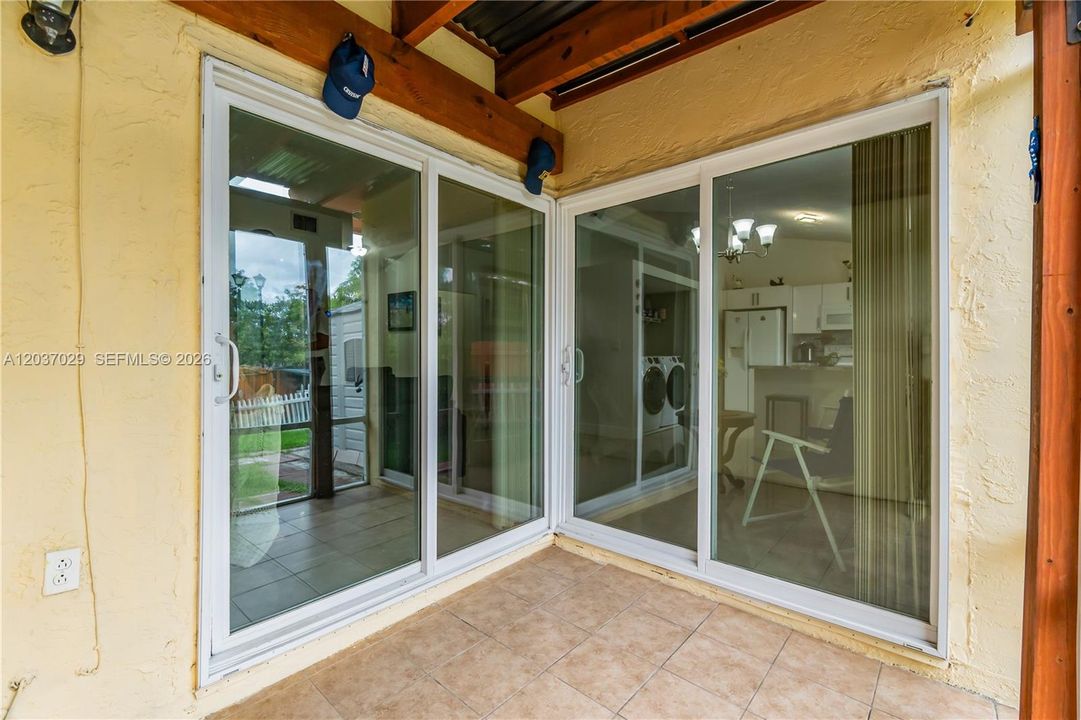 For Sale: $499,900 (3 beds, 2 baths, 1191 Square Feet)