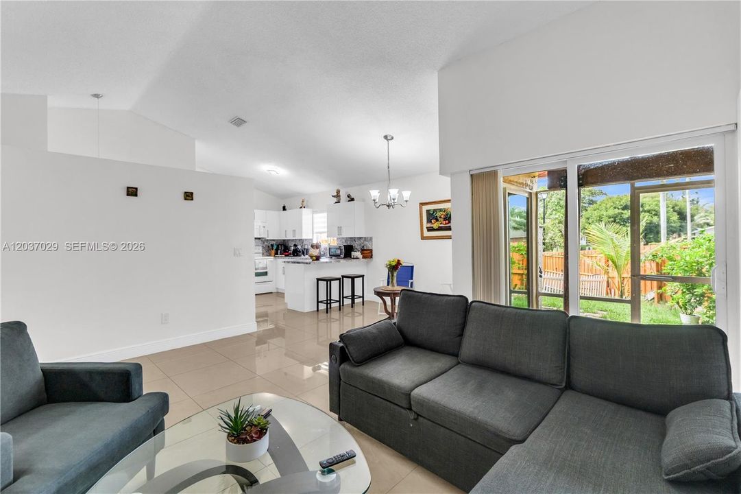 For Sale: $499,900 (3 beds, 2 baths, 1191 Square Feet)