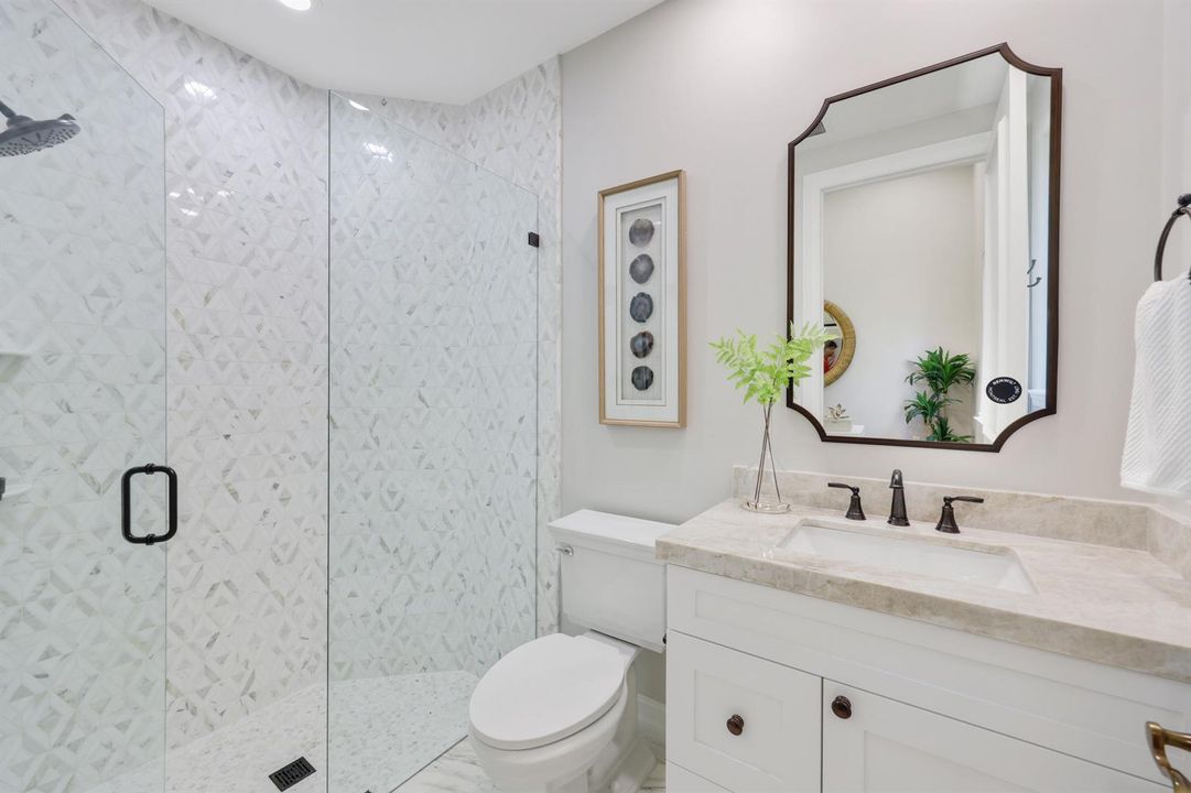 Guest Room 4 Bathroom