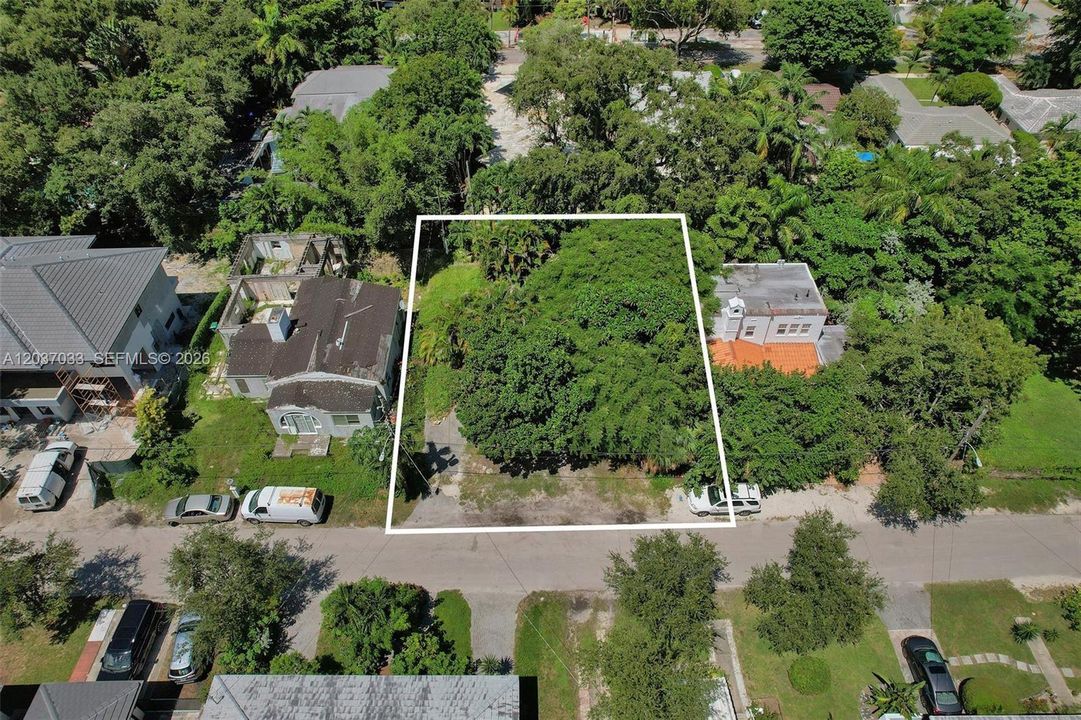 En Venta: $799,000 (5,400.00 acres)