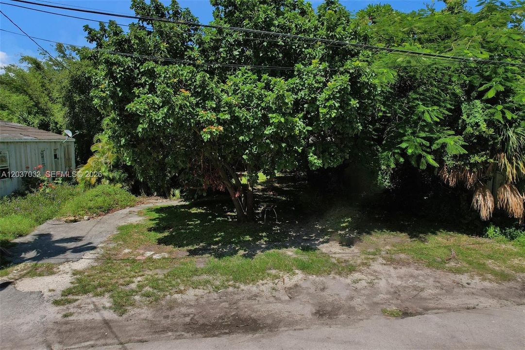 En Venta: $799,000 (5,400.00 acres)