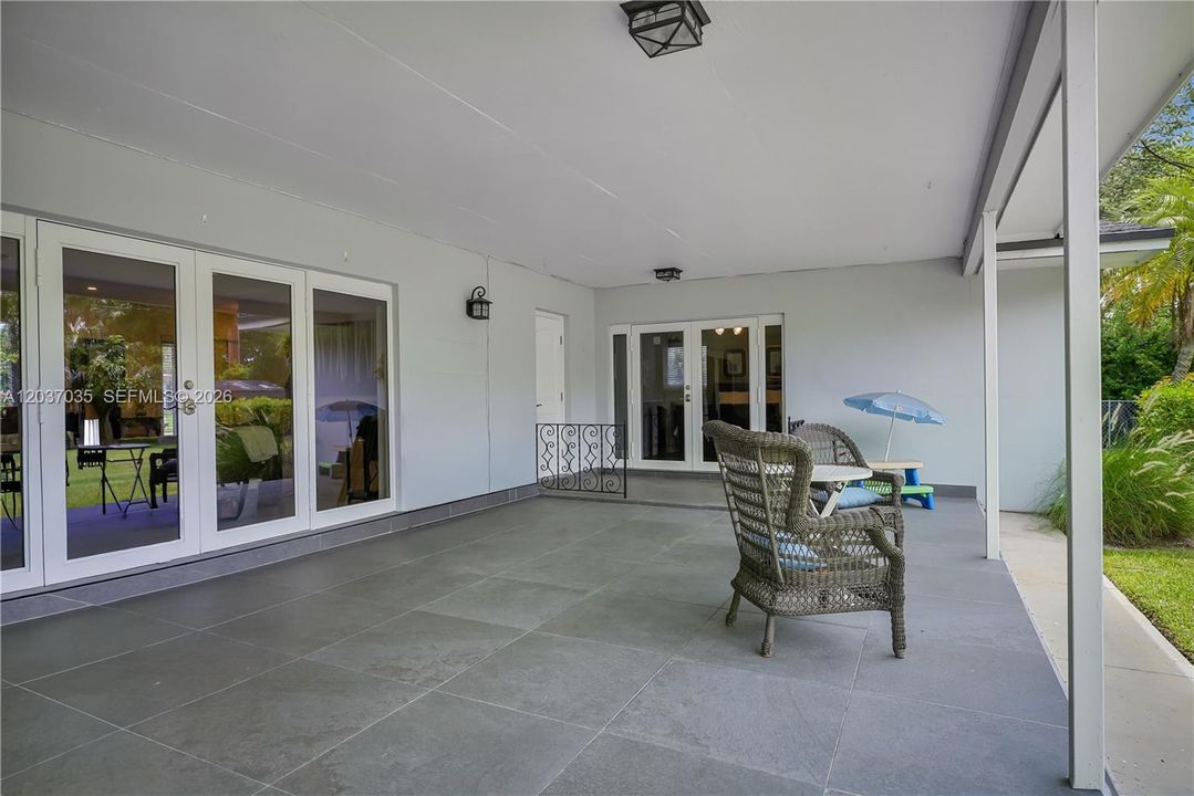 На продажу: $1,299,900 (3 спален, 2 ванн, 1999 Квадратных фут)
