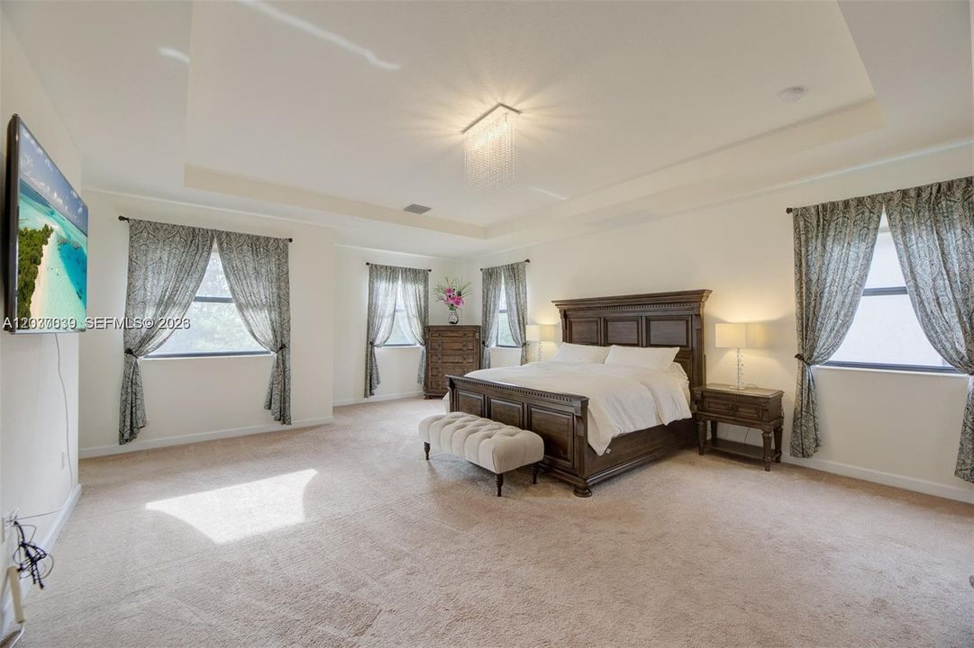 For Rent: $5,200 (5 beds, 3 baths, 3316 Square Feet)
