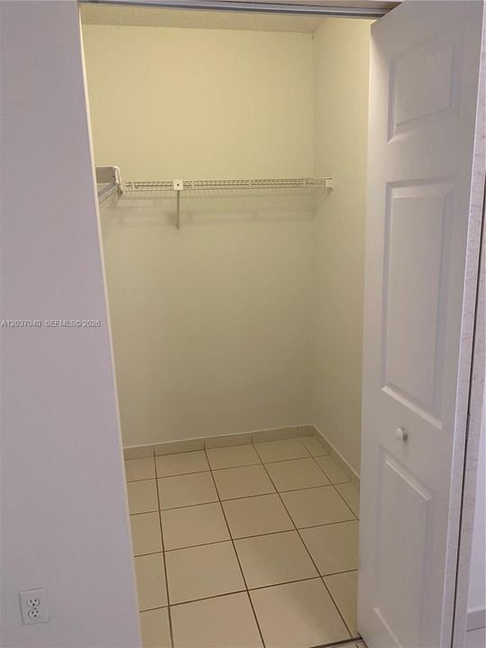 En Renta: $2,250 (2 camas, 2 baños, 990 Pies cuadrados)