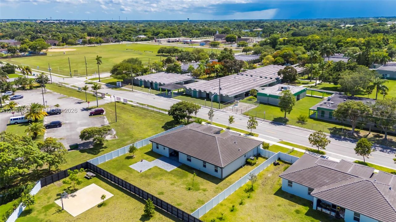 En Venta: $850,000 (5 camas, 4 baños, 2838 Pies cuadrados)