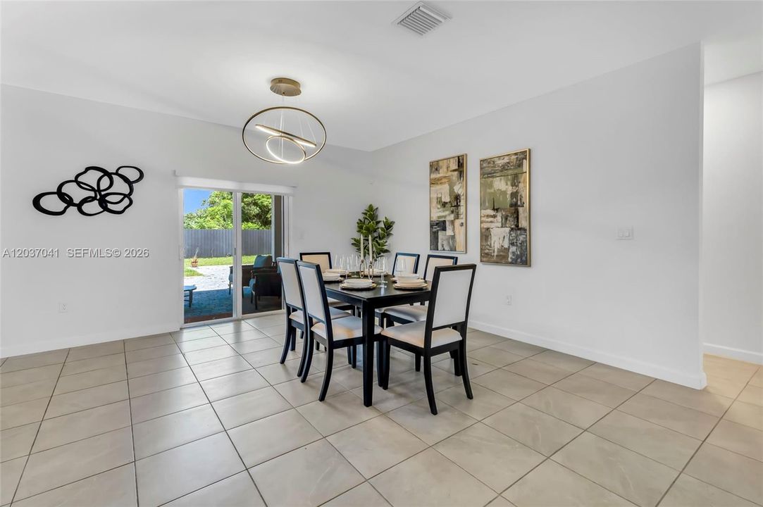 En Venta: $850,000 (5 camas, 4 baños, 2838 Pies cuadrados)