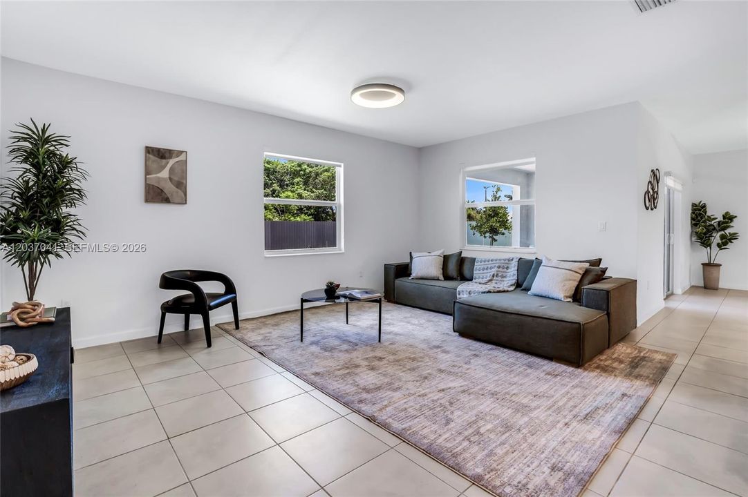 En Venta: $850,000 (5 camas, 4 baños, 2838 Pies cuadrados)
