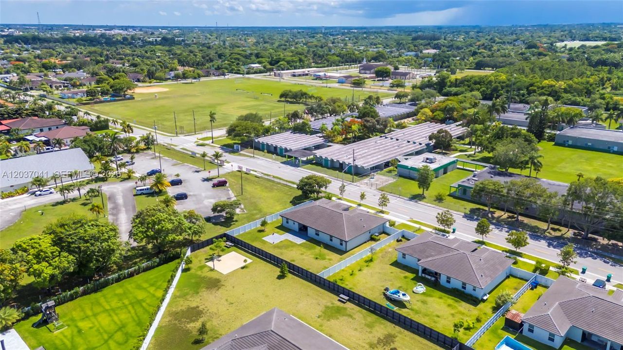 En Venta: $850,000 (5 camas, 4 baños, 2838 Pies cuadrados)
