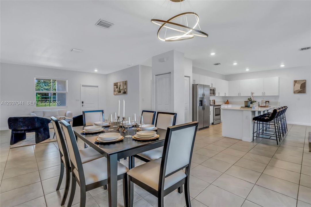 En Venta: $850,000 (5 camas, 4 baños, 2838 Pies cuadrados)