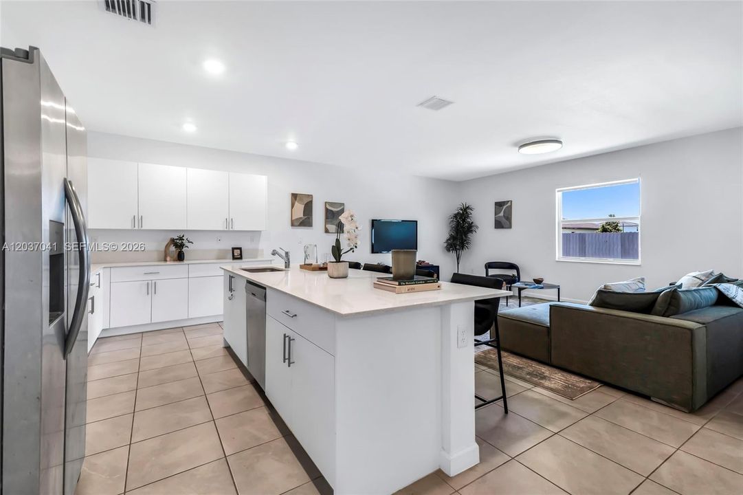 En Venta: $850,000 (5 camas, 4 baños, 2838 Pies cuadrados)